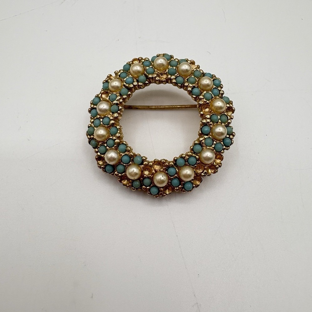 Ciner Brooch Circle Faux Turquoise And Pearl Beads Gold Metal Tone